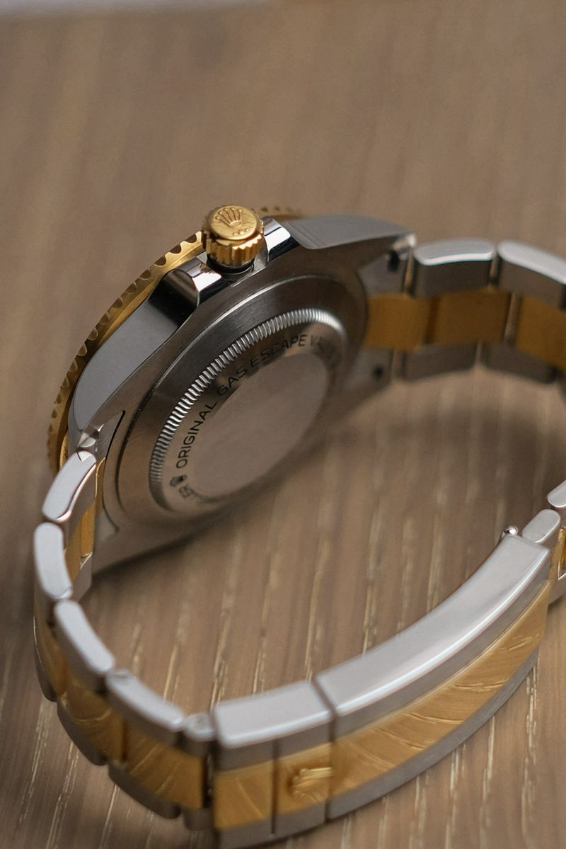 รับซื้อนาฬิกา Rolex Sea-Dweller Two-Tone Yellow Gold 126603