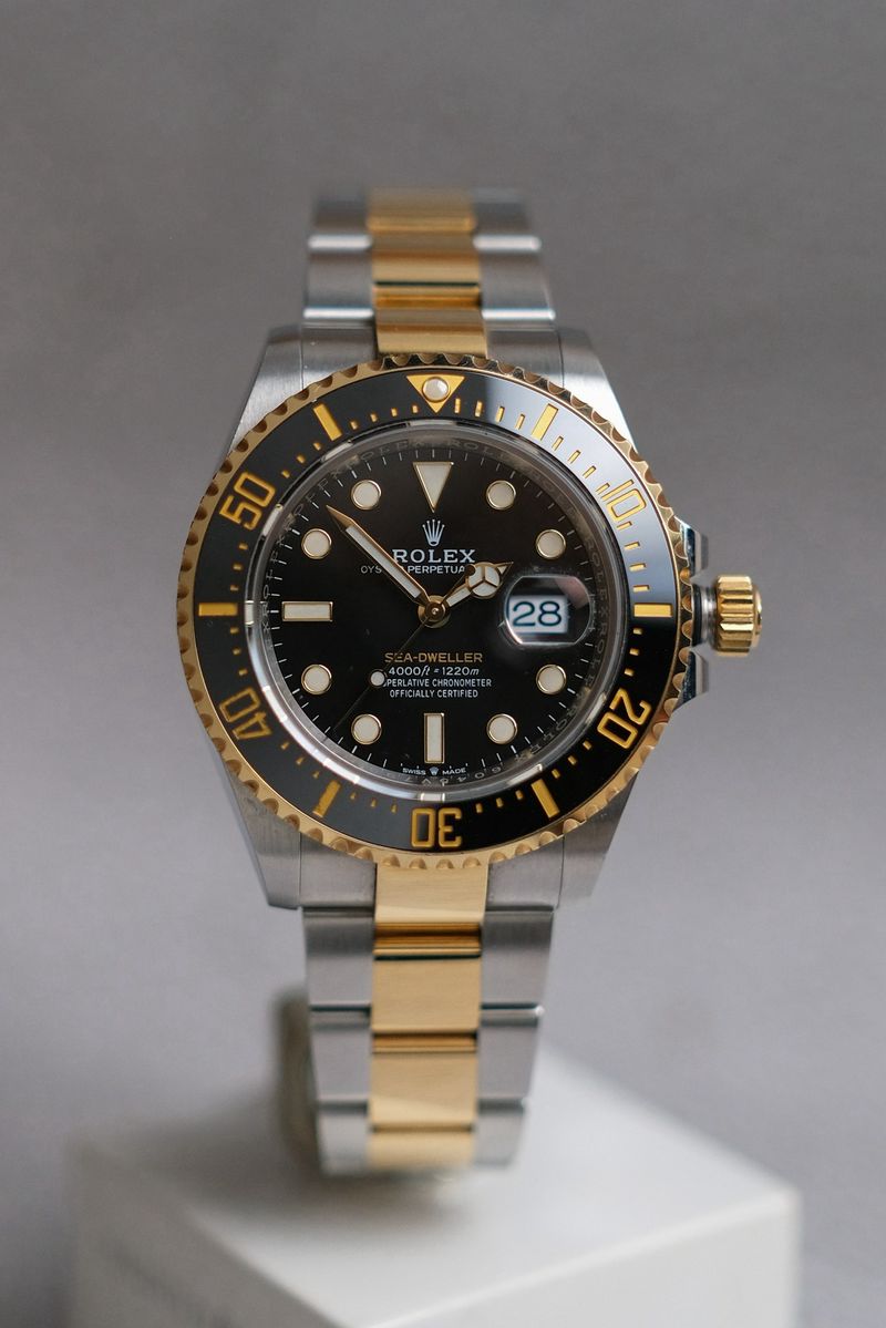 ร้านนาฬิกา Rolex Sea-Dweller Two-Tone Yellow Gold 126603