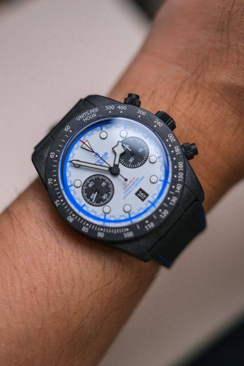 รับซื้อนาฬิกา TUDOR Black Bay Chrono CARBON 25 Ref 79377KN