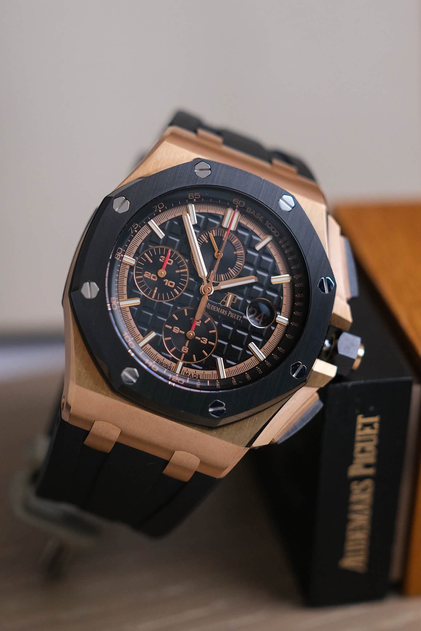 Audemars Piguet Royal Oak Offshore Chronograph 18K Rose Gold 26401RO.OO.A002CA (1)