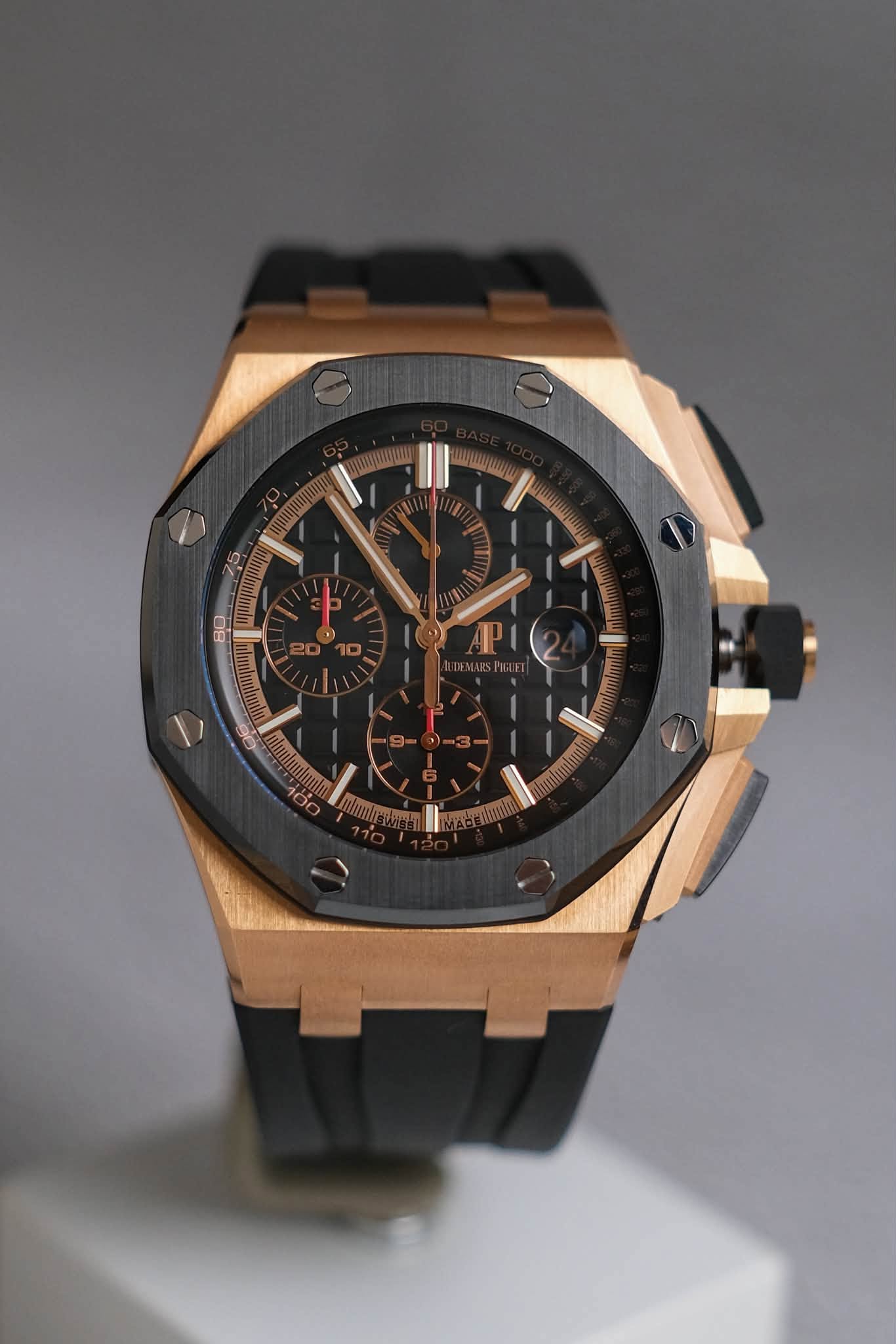 Audemars Piguet Royal Oak Offshore Chronograph 18K Rose Gold 26401RO.OO.A002CA (3)