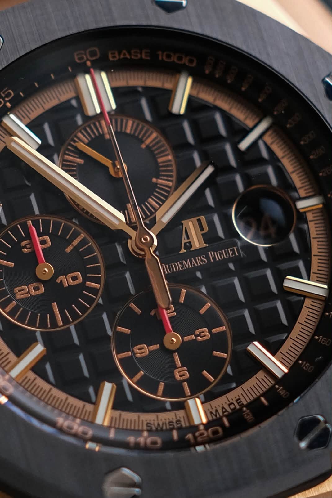 Audemars Piguet Royal Oak Offshore Chronograph 18K Rose Gold 26401RO.OO.A002CA (5)