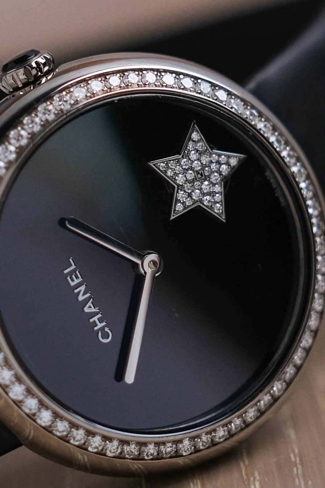 ขายนาฬิกา CHANEL Mademoiselle Privé Comète 18K White Gold Diamond H2928