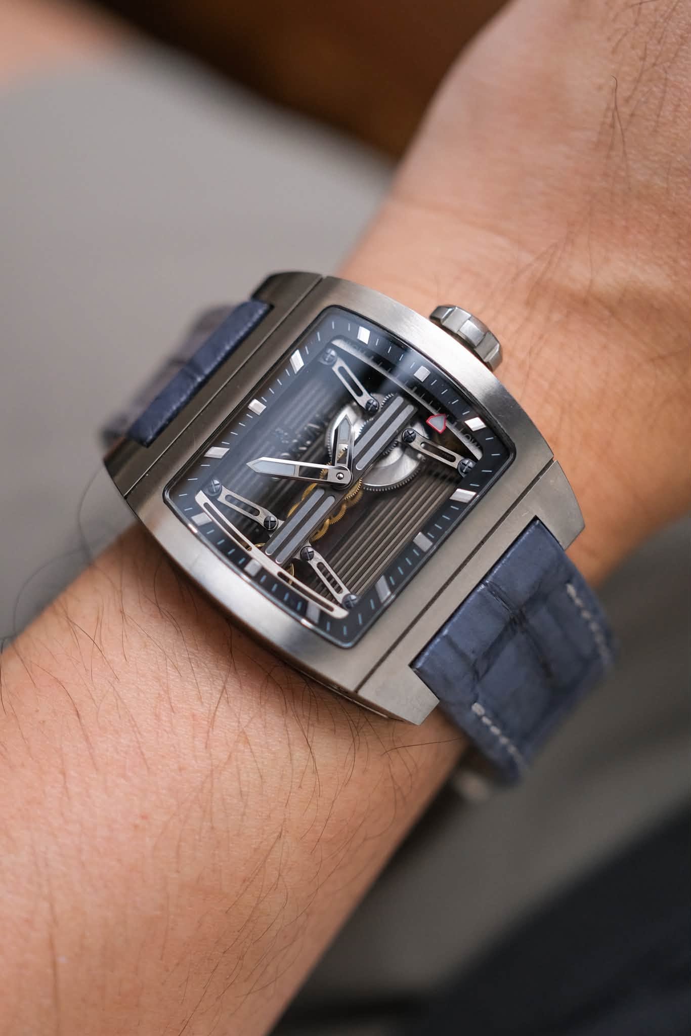 นาฬิกา Corum Ti-Bridge Power Reserve