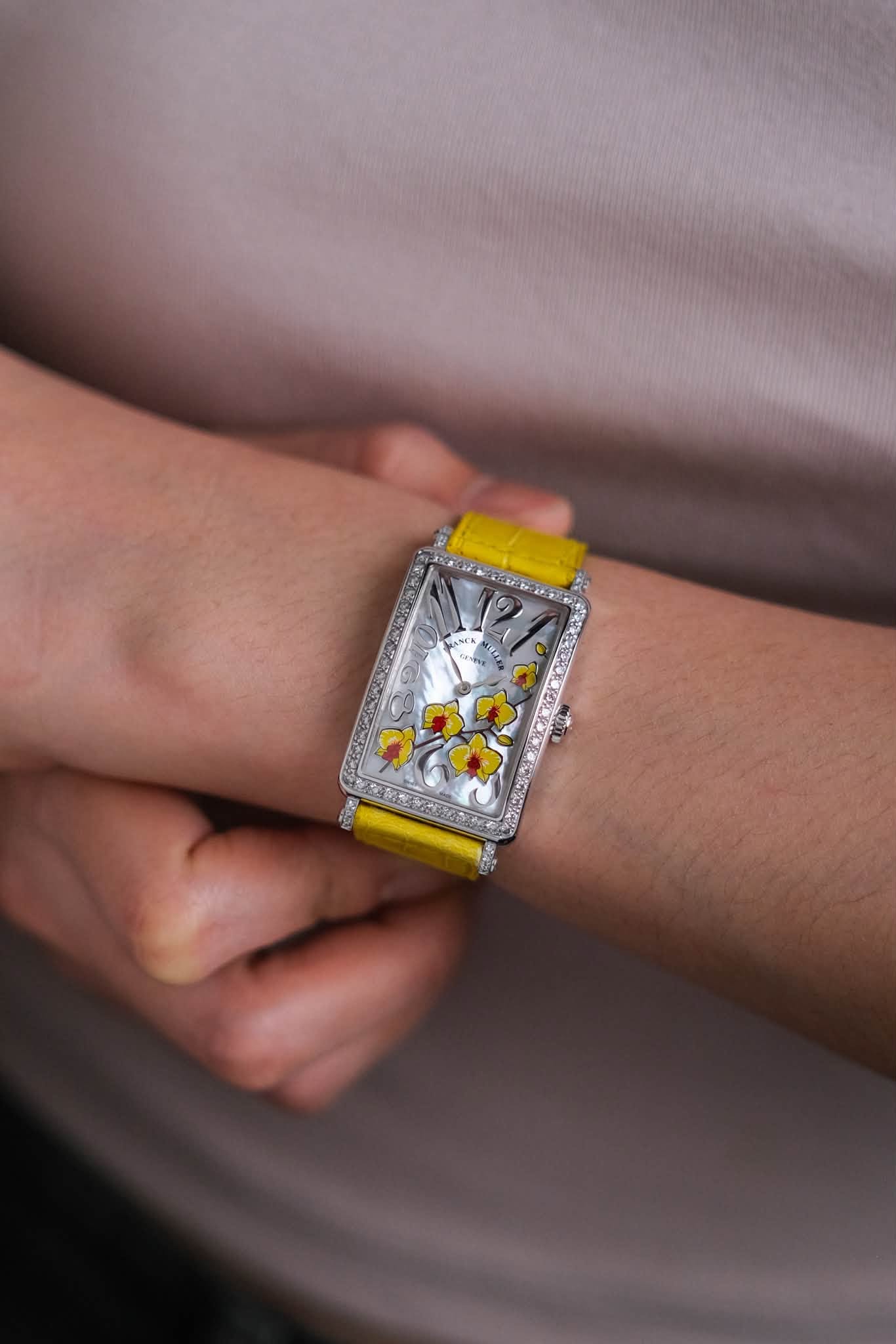 รับซื้อนาฬิกา Franck Muller Long Island 952 QZ 18K White Gold MOP Diamonds ORCHID Limited
