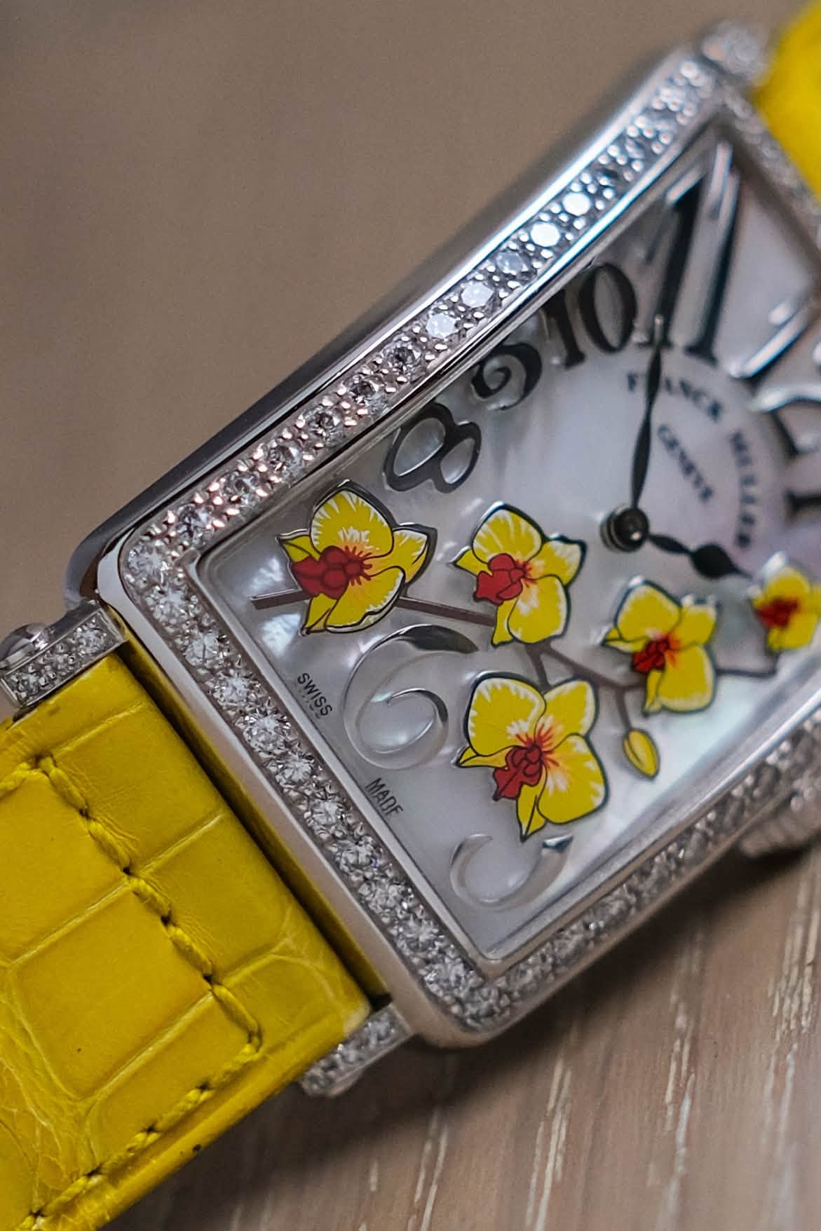 นาฬิกามือสอง Franck Muller Long Island 952 QZ 18K White Gold MOP Diamonds ORCHID Limited
