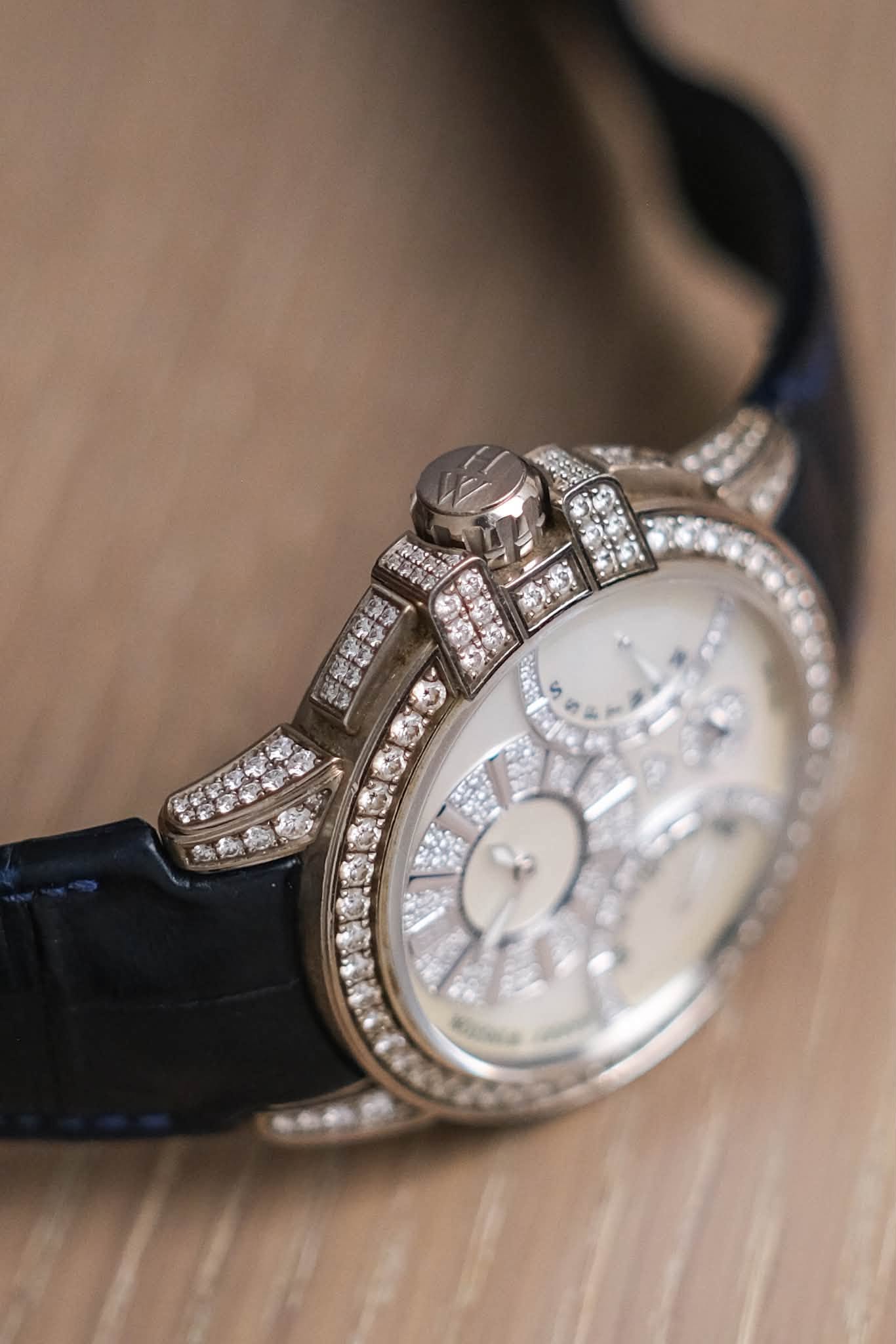 ร้านนาฬิกา Harry Winston Ocean Biretrograde