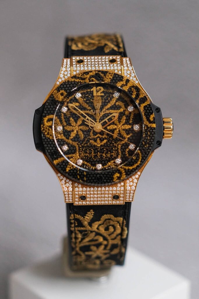 ร้านนาฬิกา Hublot Big Bang Broderie 18K Yellow Gold Diamond