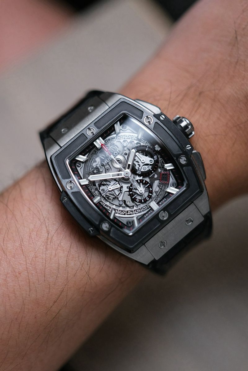 รับซื้อนาฬิกา Hublot Spirit of Big Bang Chronograph Titanium