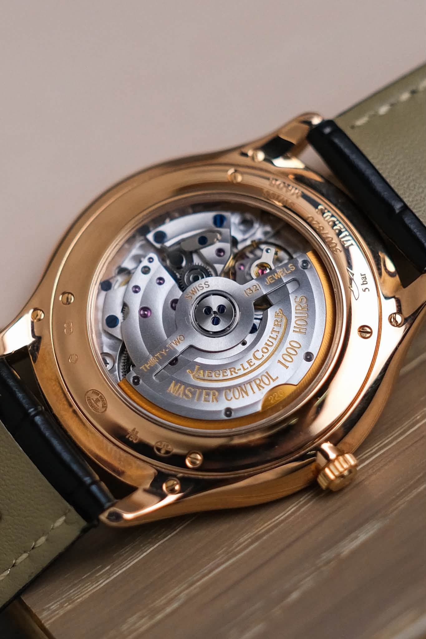 นาฬิกา Jaeger-LeCoultre Master Ultra Thin Small Seconds 18K Rose Gold Q1272510