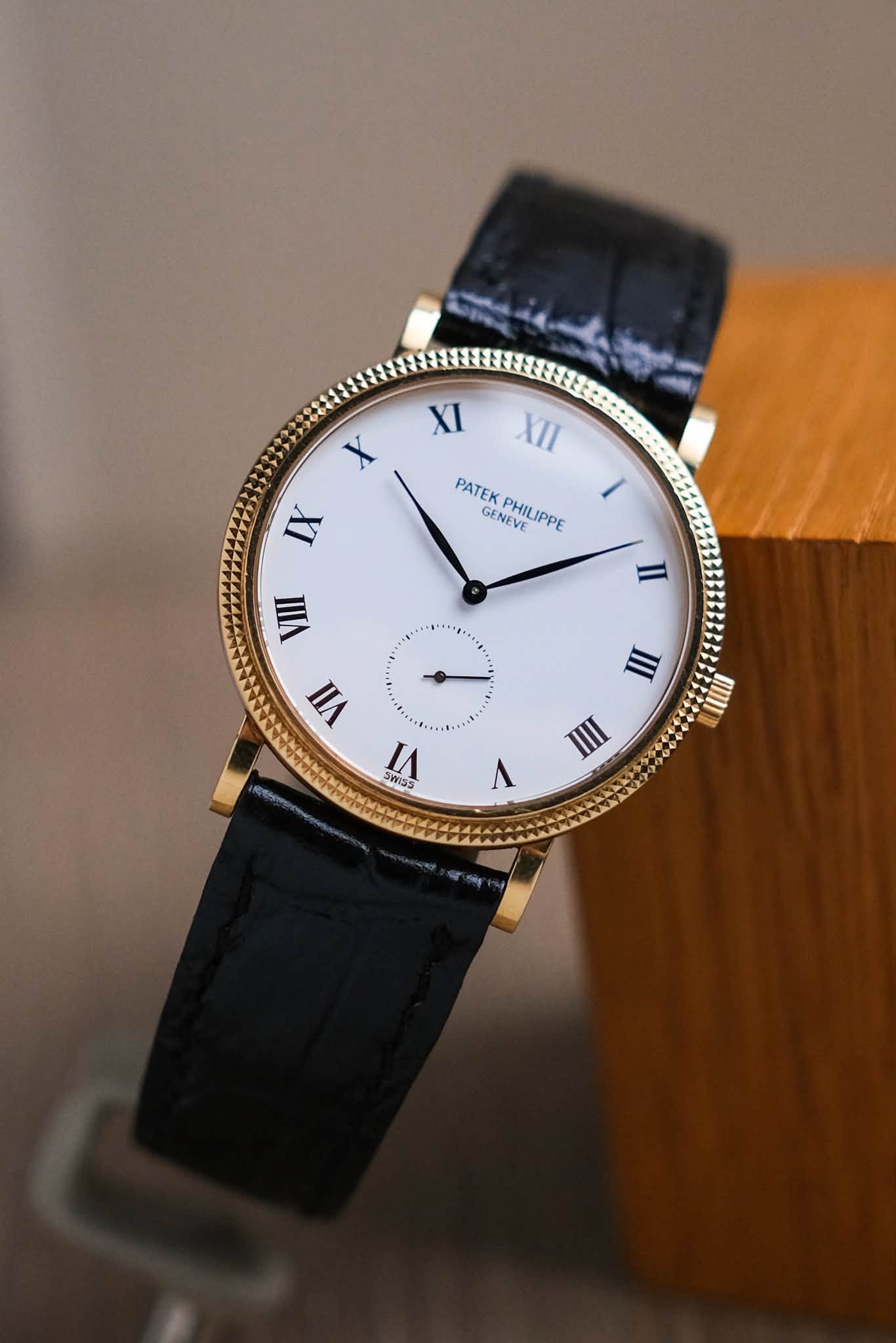 รับซื้อนาฬิกา Patek Philippe Calatrava 18K Yellow Gold 3919J