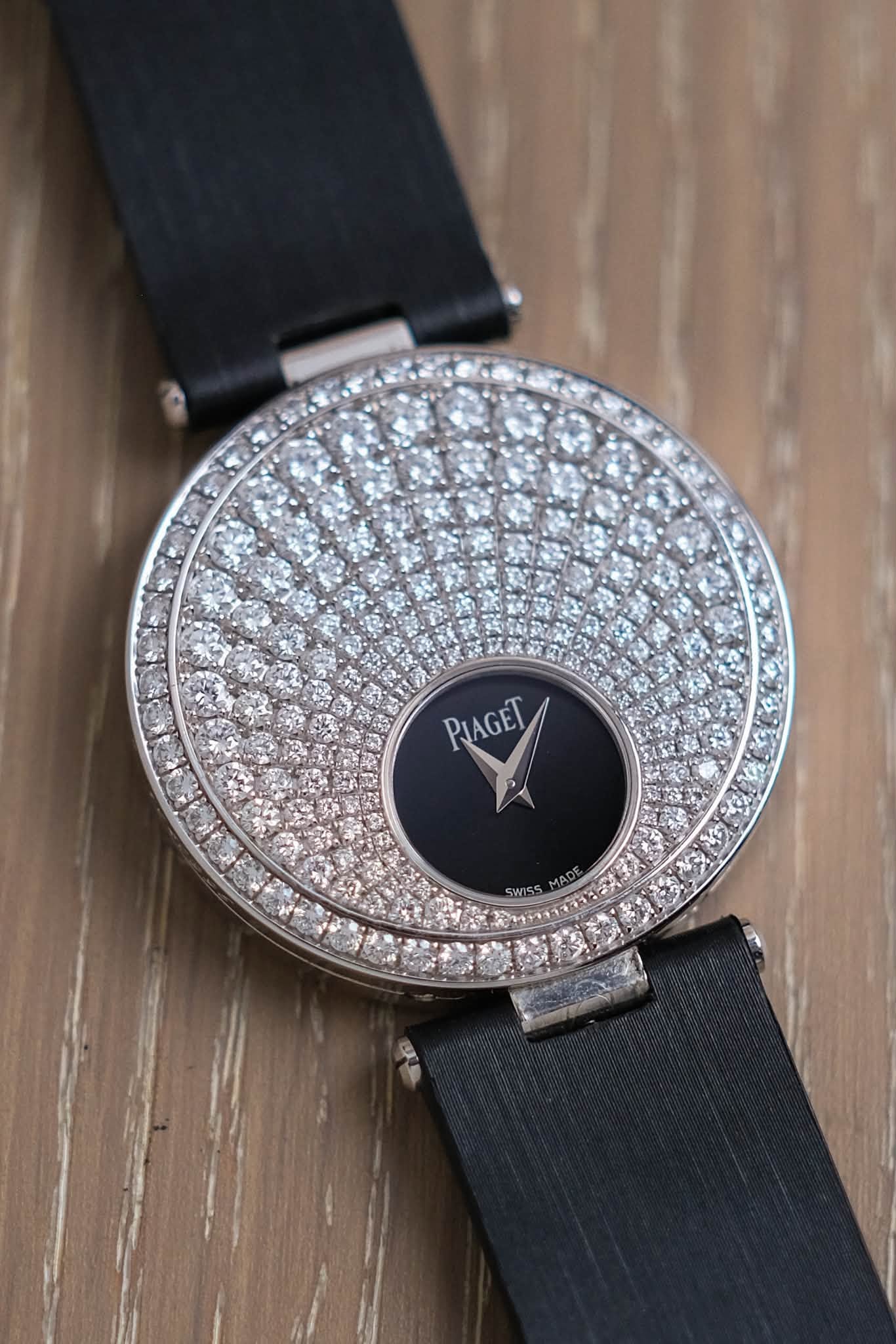 นาฬิกา Piaget Limelight Twice Reversible 18K White Gold Diamond G0A36237