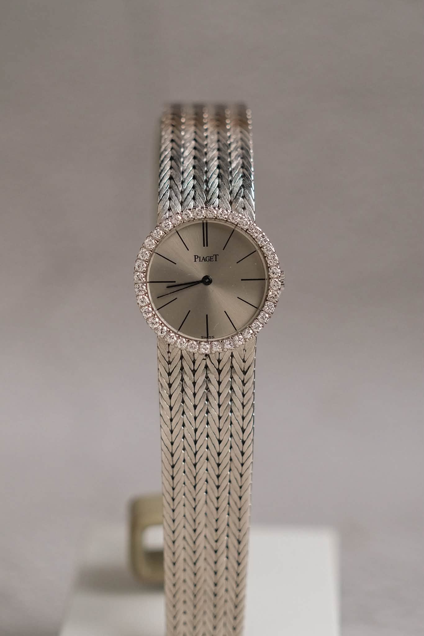 นาฬิกา Piaget Vintage 18K White Gold Diamond Bracelet Watch 924