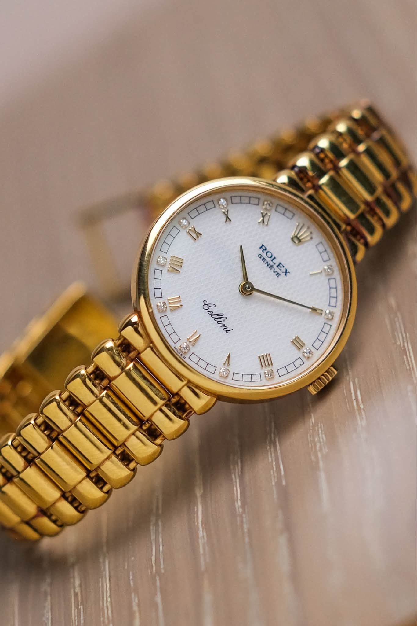 รับซื้อนาฬิกา Rolex Cellini 18K Yellow Gold Mother of Pearl Diamond 5161