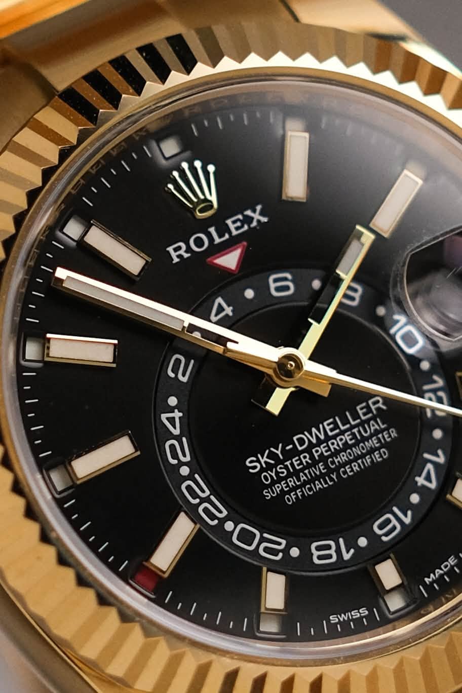 รับซื้อนาฬิกา Rolex Sky-Dweller 18K Yellow Gold Black Dial 326938