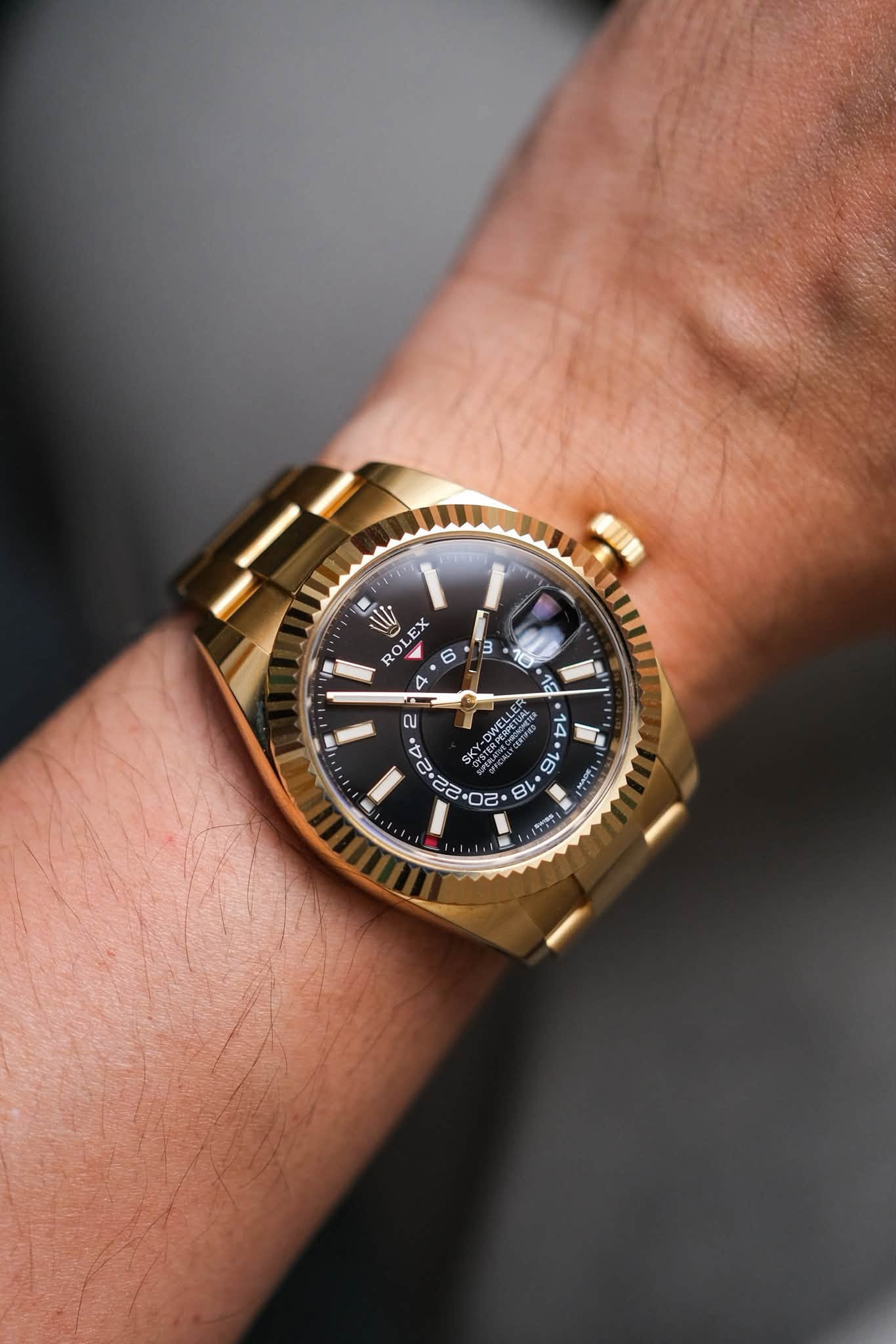 ขายนาฬิกา Rolex Sky-Dweller 18K Yellow Gold Black Dial 326938