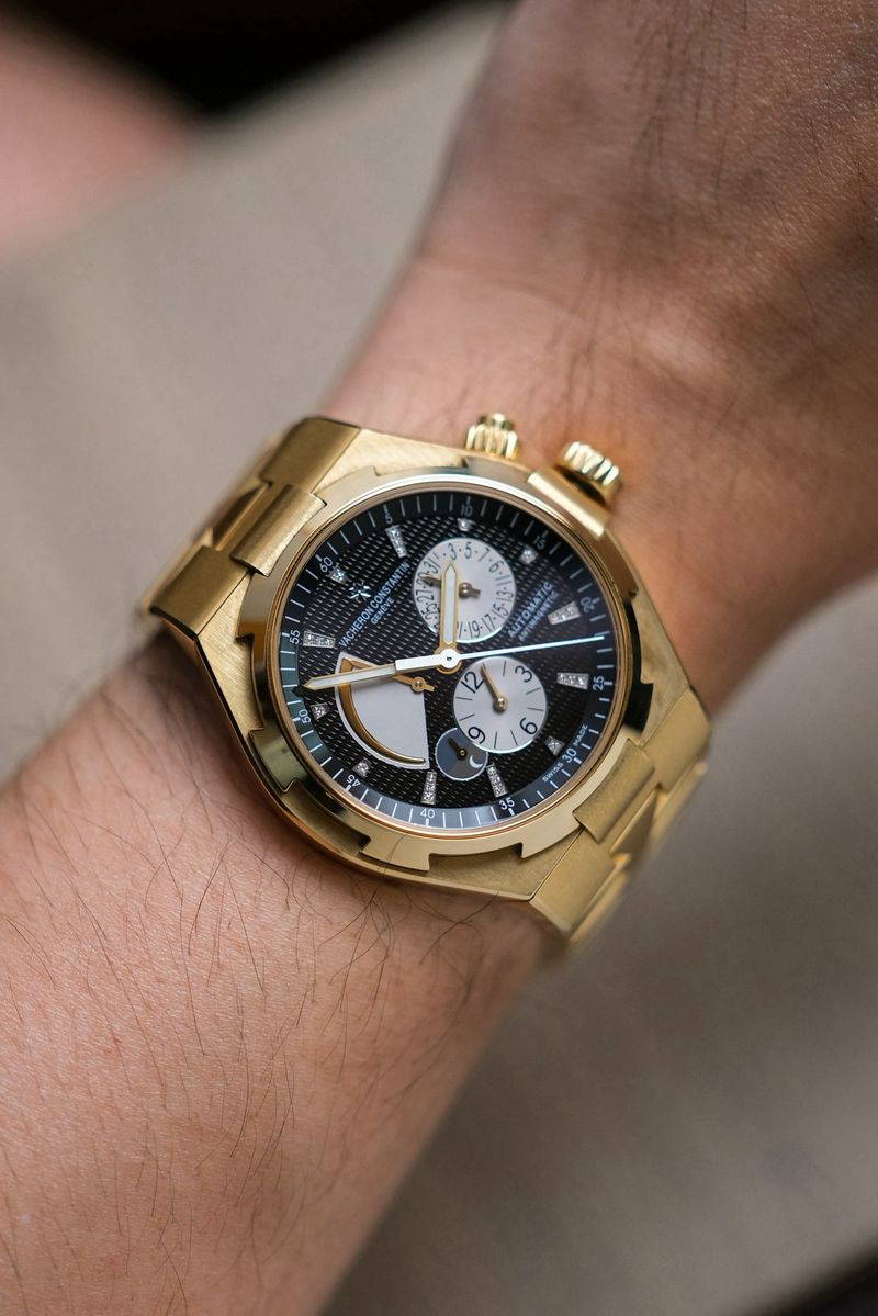 ขายนาฬิกา Vacheron Constantin Overseas Dual Time 18K Yellow Gold 47450B01J-9411