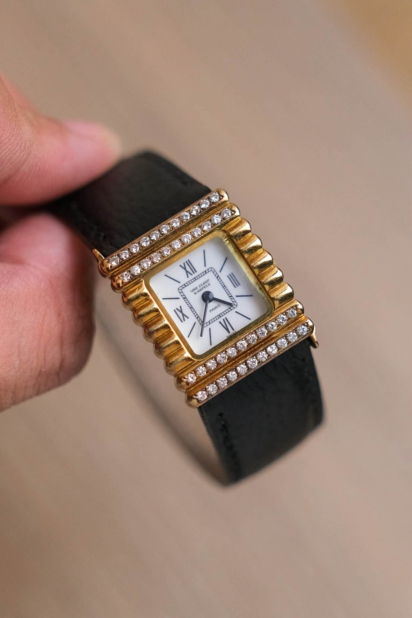 รับซื้อนาฬิกา Van Cleef & Arpels Vintage 18K Yellow Gold Diamond