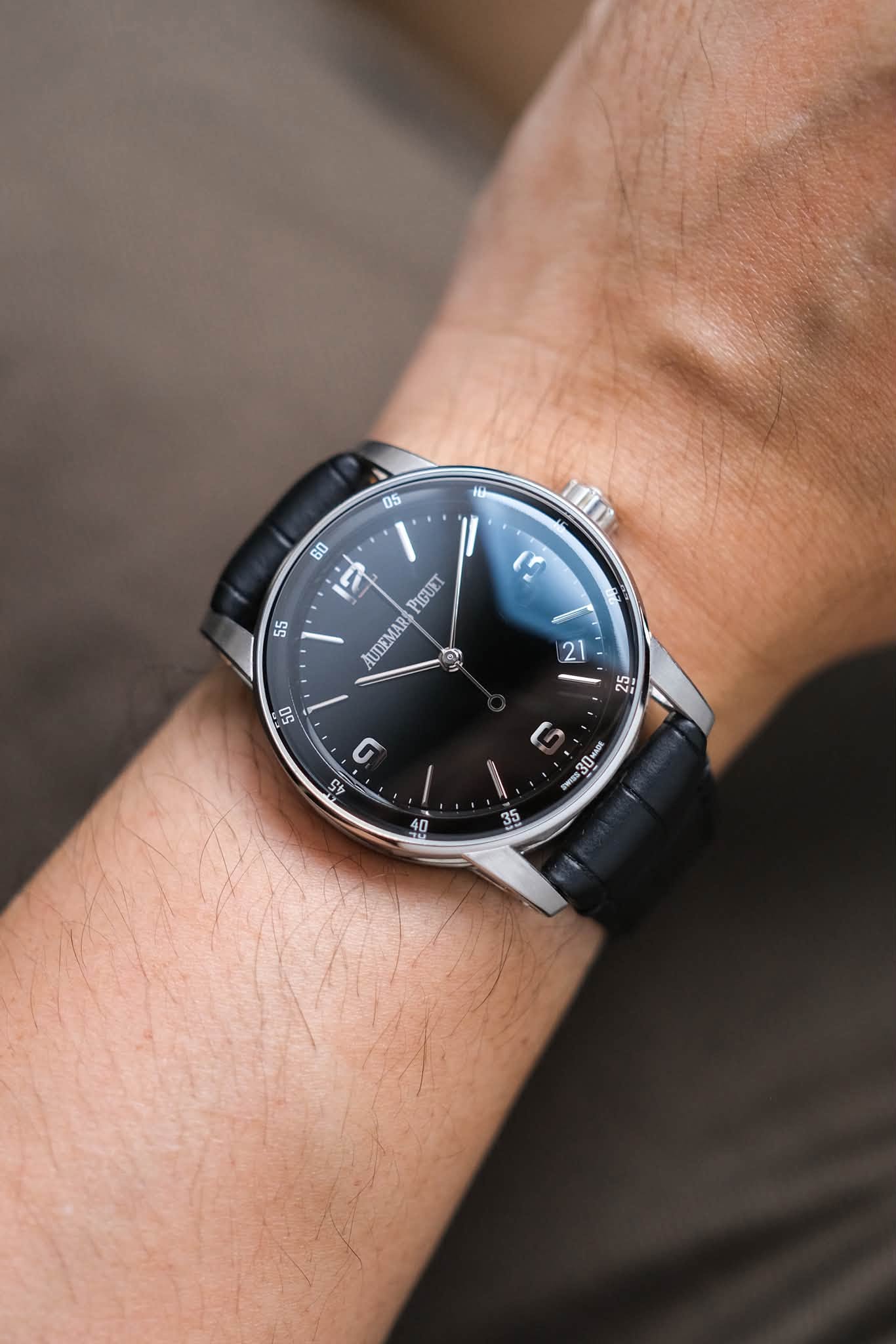 รับซื้อนาฬิกา Audemars Piguet Code 11.59 18K White Gold Black Dial 15210BC