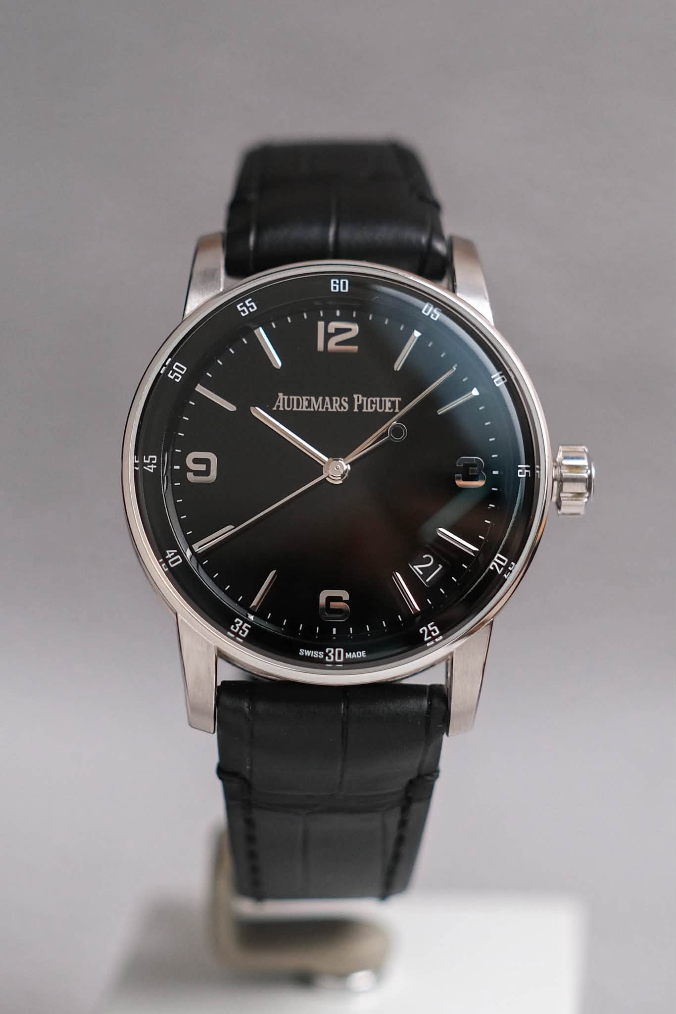 ร้านนาฬิกา Audemars Piguet Code 11.59 18K White Gold Black Dial 15210BC