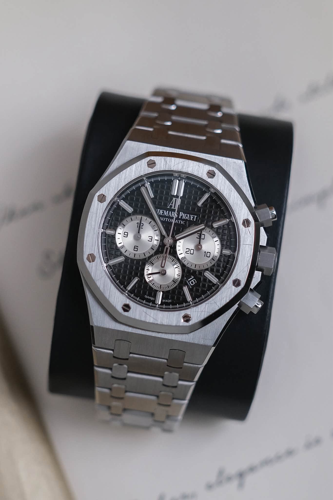 รับซื้อนาฬิกา Audemars Piguet Royal Oak Chronograph Reverse Panda 26331ST.OO.1220ST