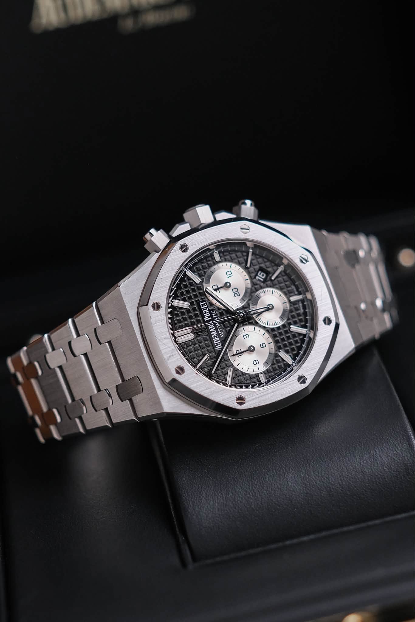นาฬิกา Audemars Piguet Royal Oak Chronograph Reverse Panda 26331ST.OO.1220ST
