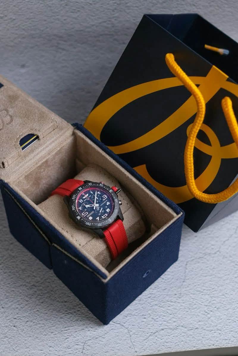BREITLING ENDURANCE PRO 38 mm Air Asia Edition (2)