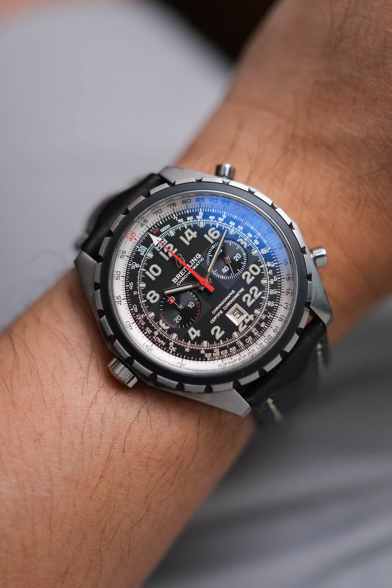 รับซื้อนาฬิกา Breitling Chrono-Matic 24H A22360 มีสายเหล็ก