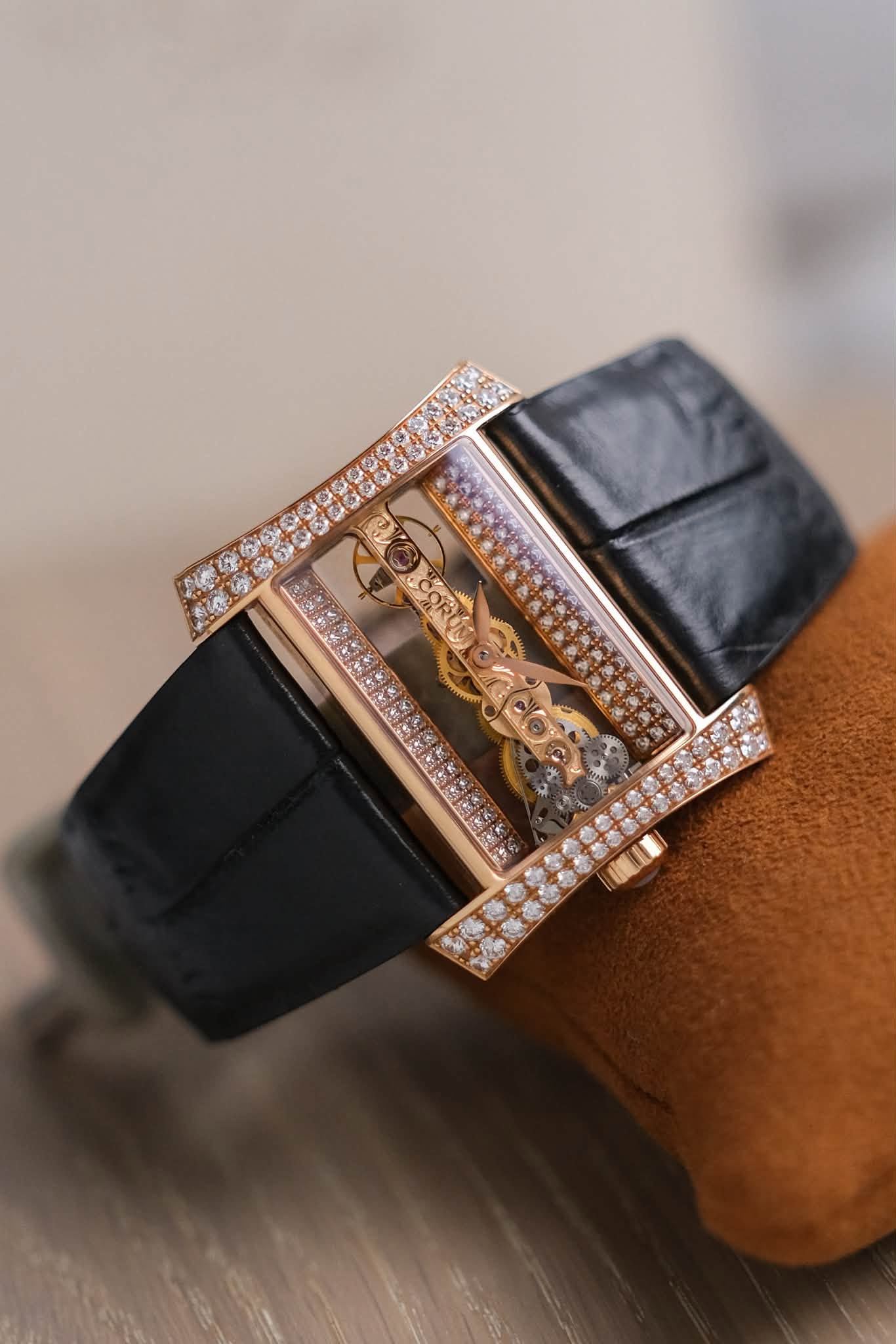 นาฬิกามือสอง Corum Golden Bridge Lady 18K Rose Gold Diamond 113.353.850089 0019R