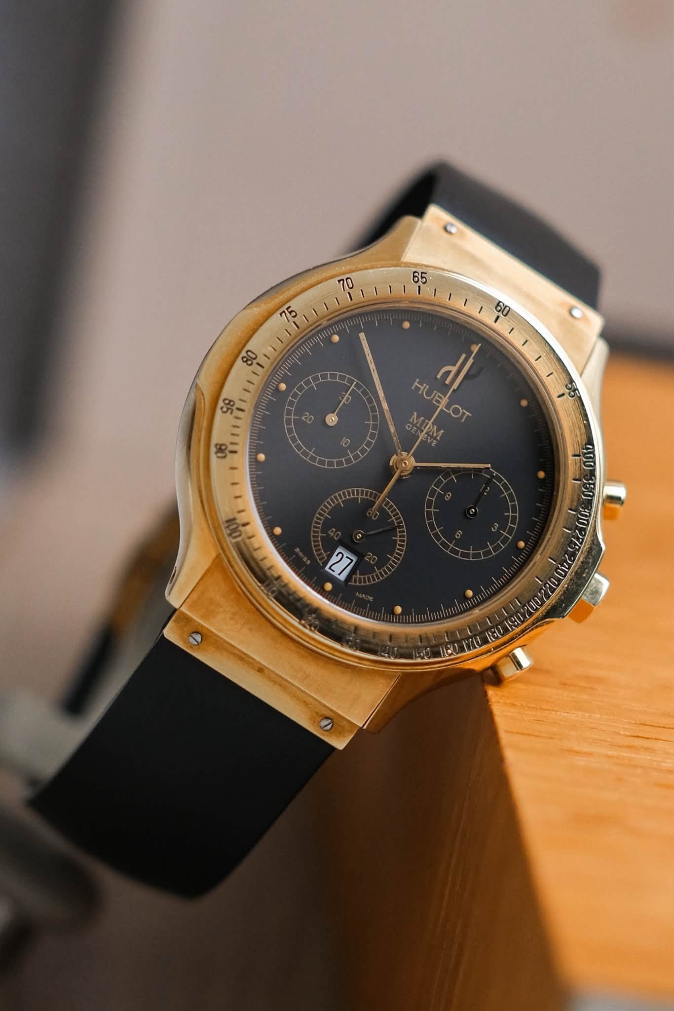 รับซื้อนาฬิกา Hublot MDM Chronograph 18K Yellow Gold Vintage 1620