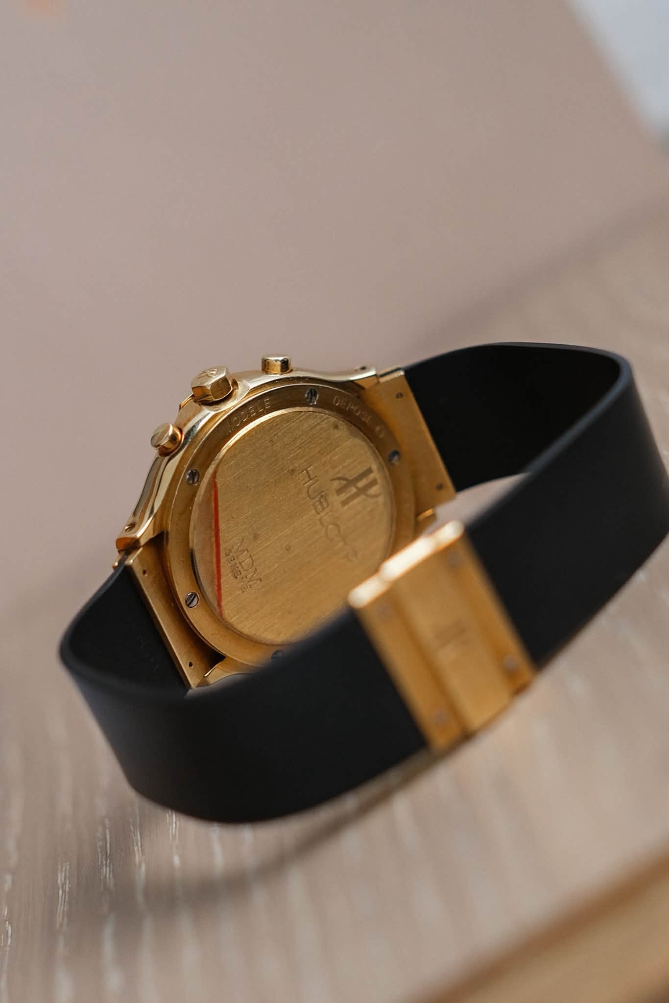 นาฬิกามือสอง Hublot MDM Chronograph 18K Yellow Gold Vintage 1620