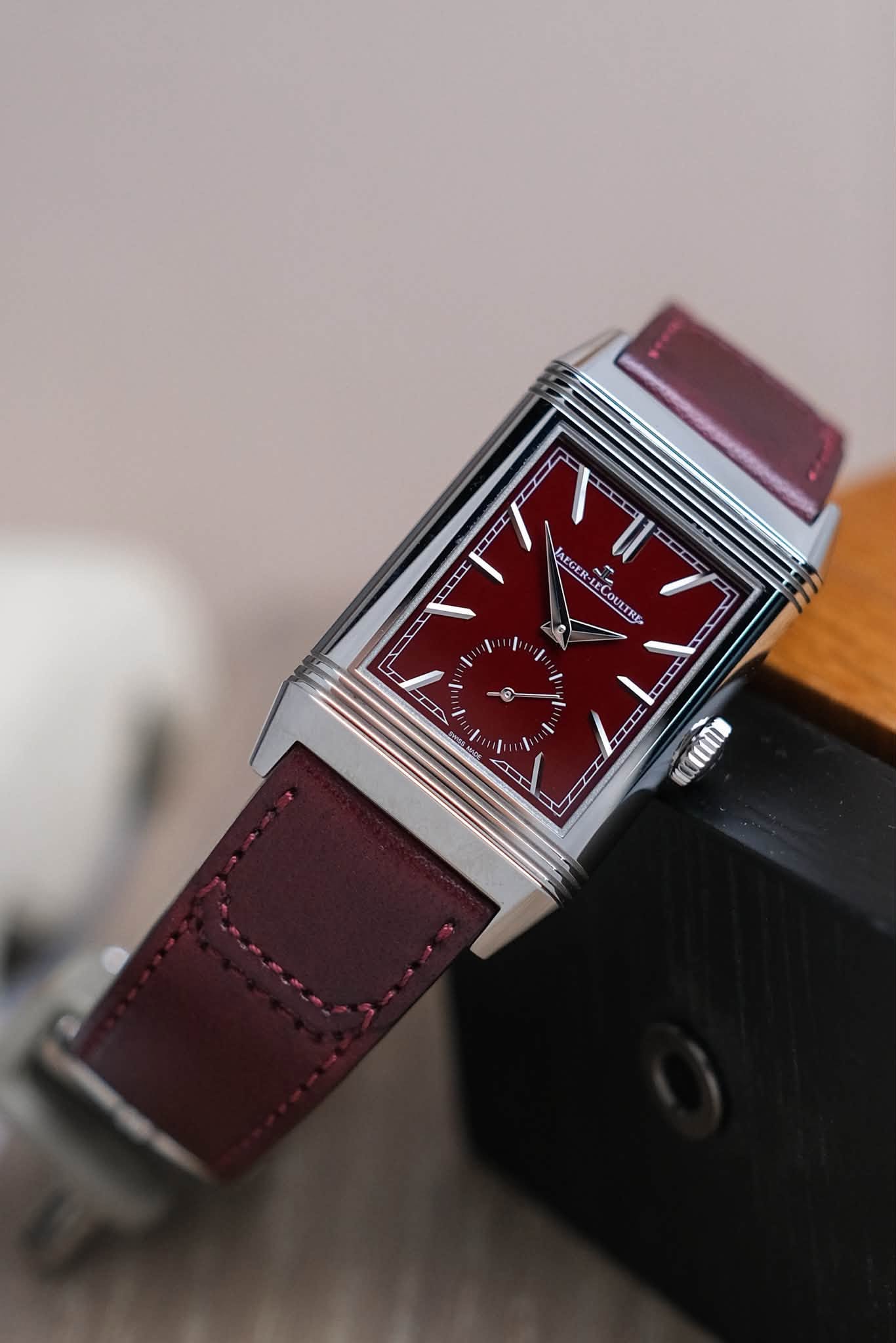 นาฬิกา Jaeger-LeCoultre Reverso Tribute Monoface Small Seconds Burgundy Q397846J