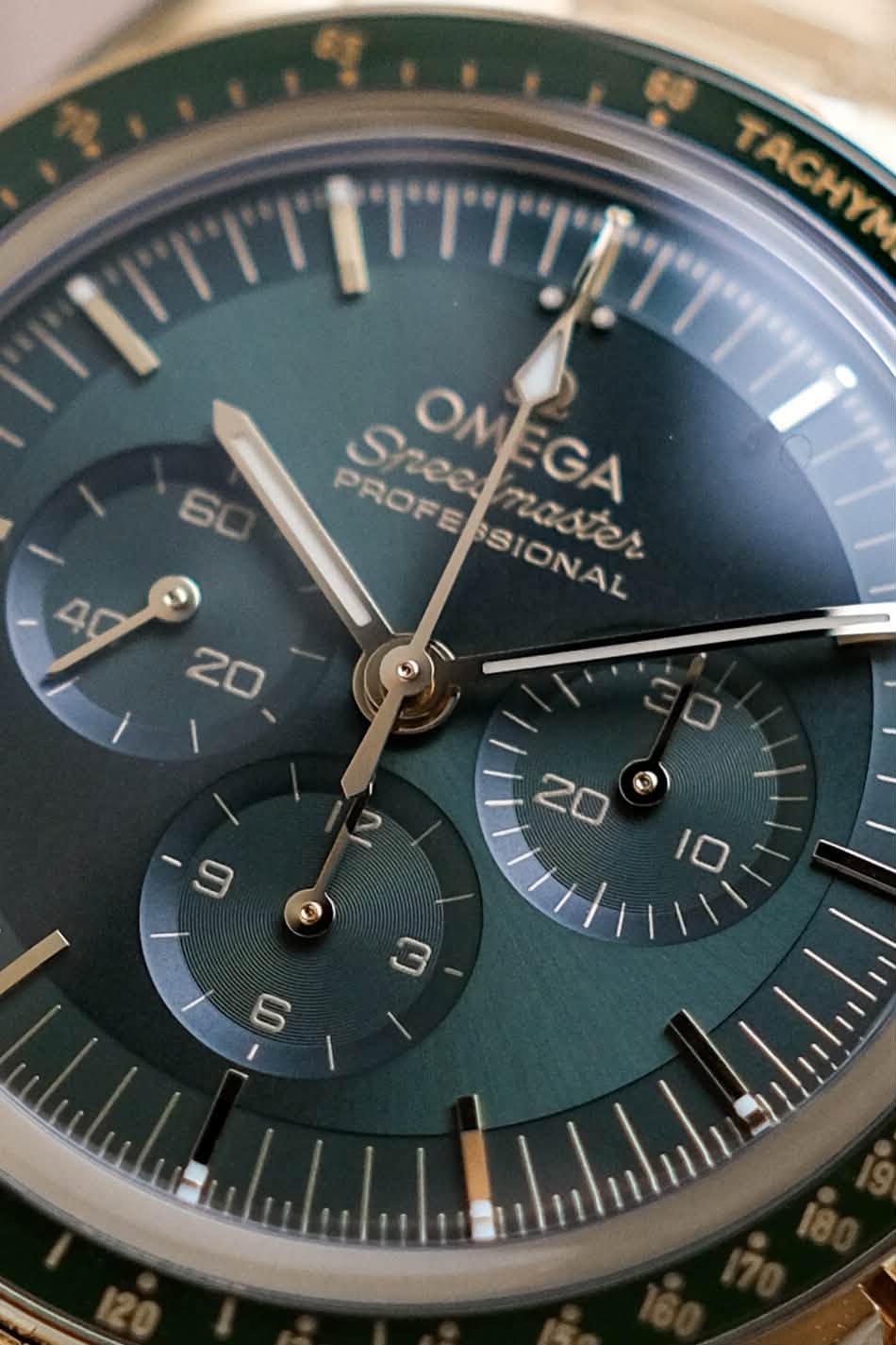 ขายนาฬิกา Omega Speedmaster Moonwatch Professional 18K Moonshine™ Gold Green Dial 310.60.42.50.10