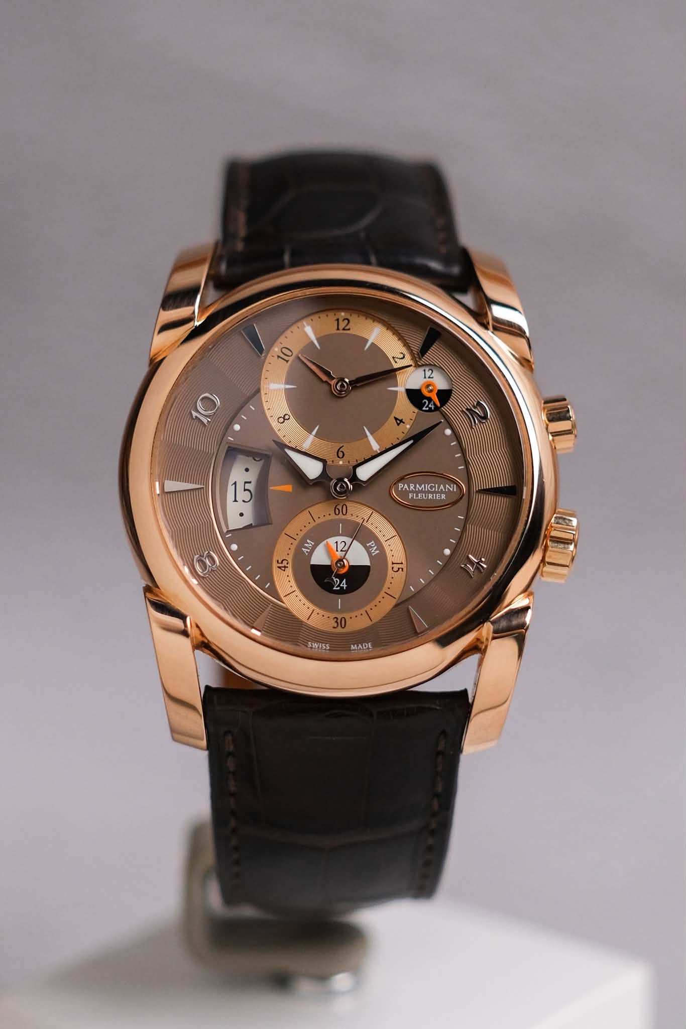 นาฬิกา Parmigiani Fleurier Tonda Hémisphères 18K Rose Gold PF600217-01