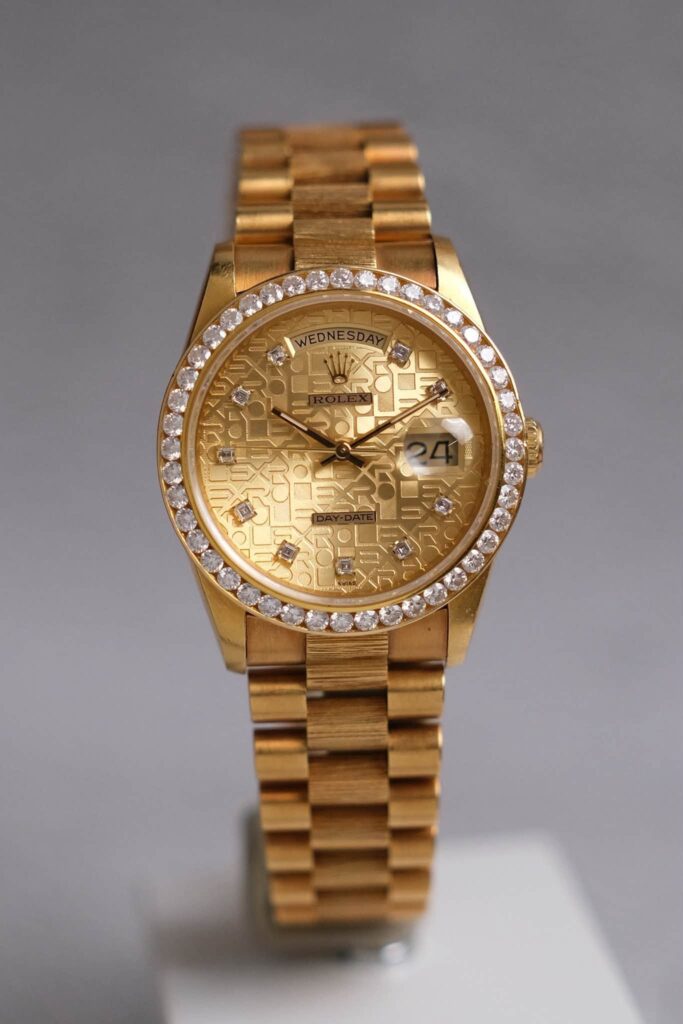 ร้านนาฬิกา Rolex Day-Date 36 18K Yellow Gold Diamond Bark Finish 18248