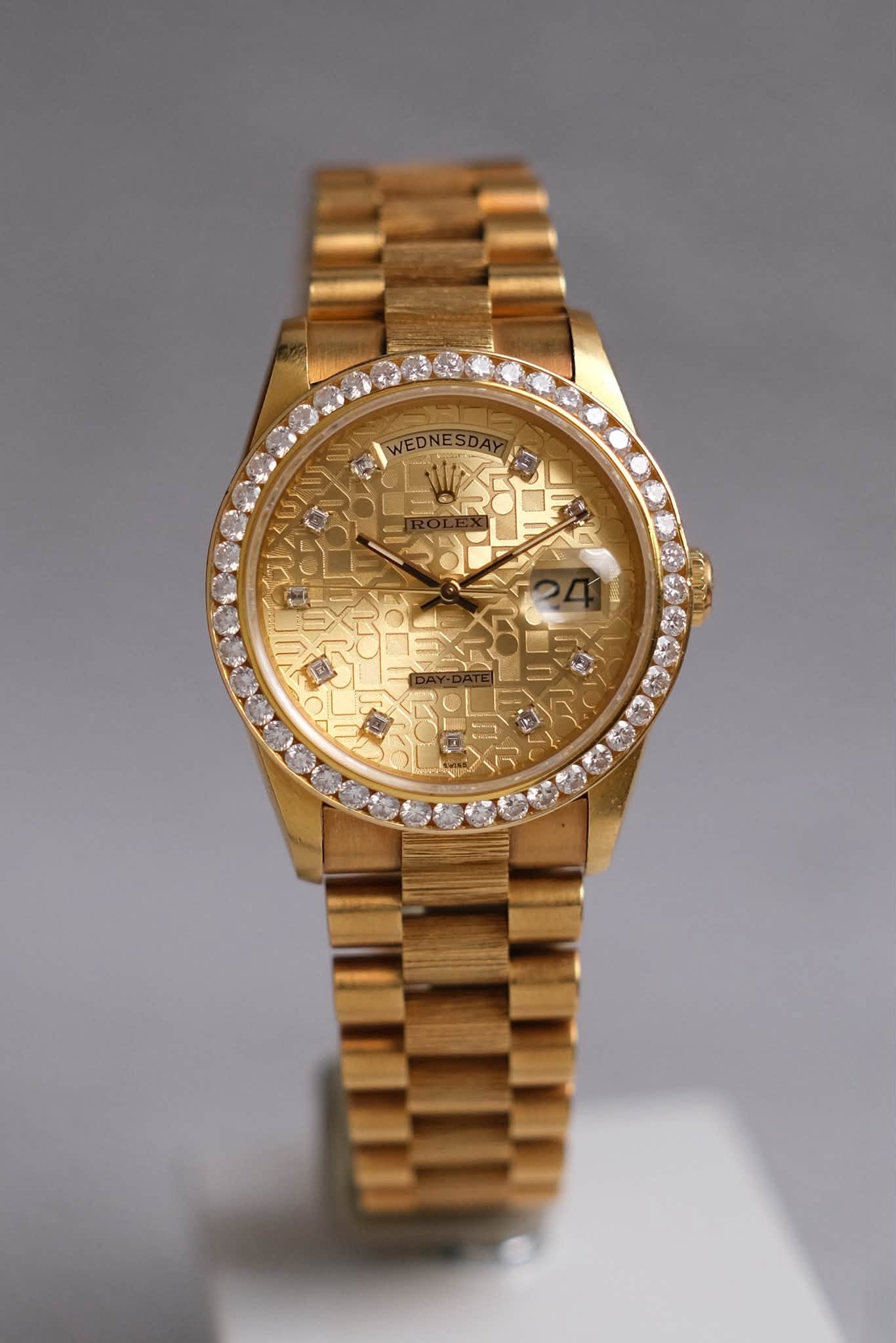 ร้านนาฬิกา Rolex Day-Date 36 18K Yellow Gold Diamond Bark Finish 18248