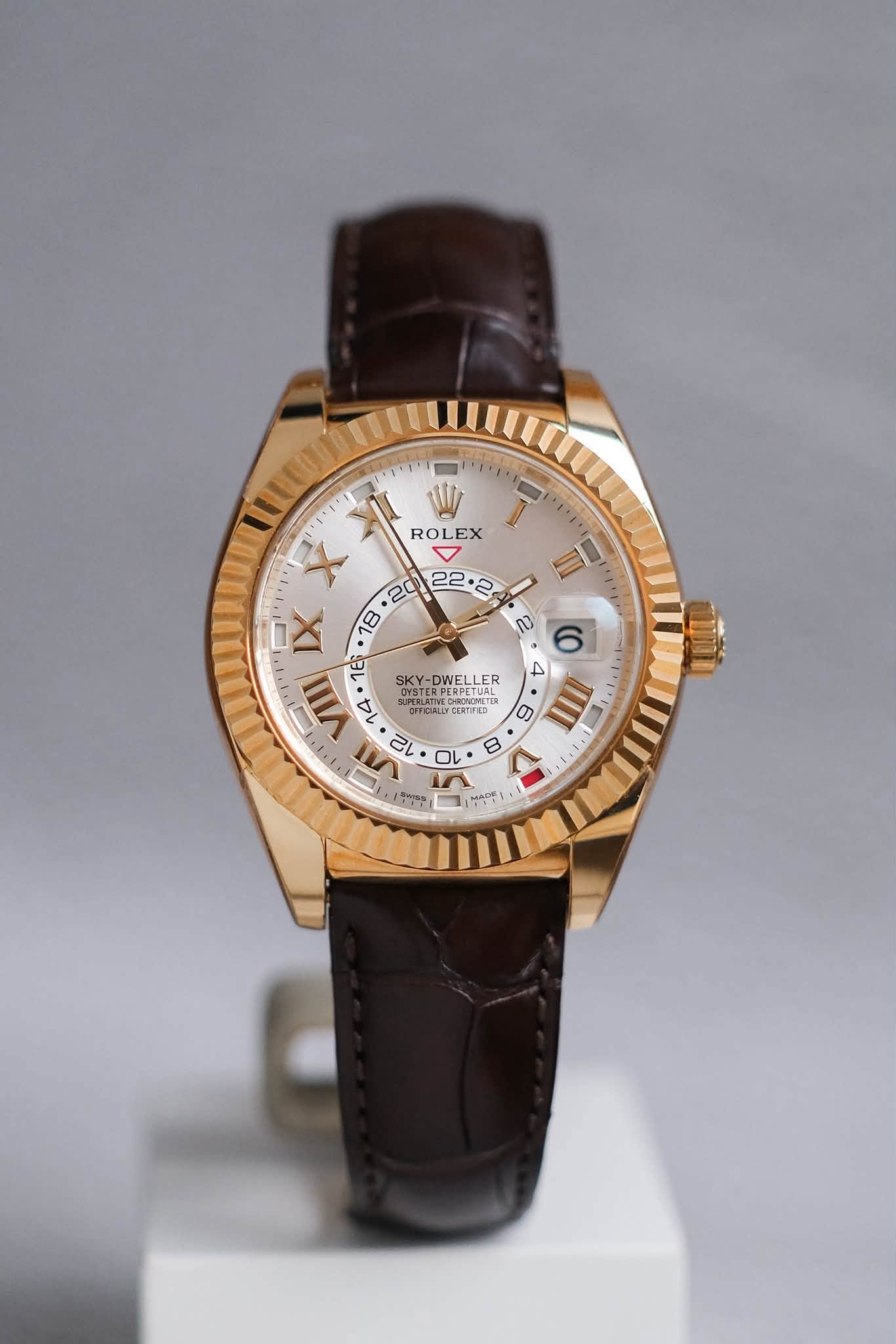 รับซื้อนาฬิกา Rolex Sky-Dweller 18K Gold 326138