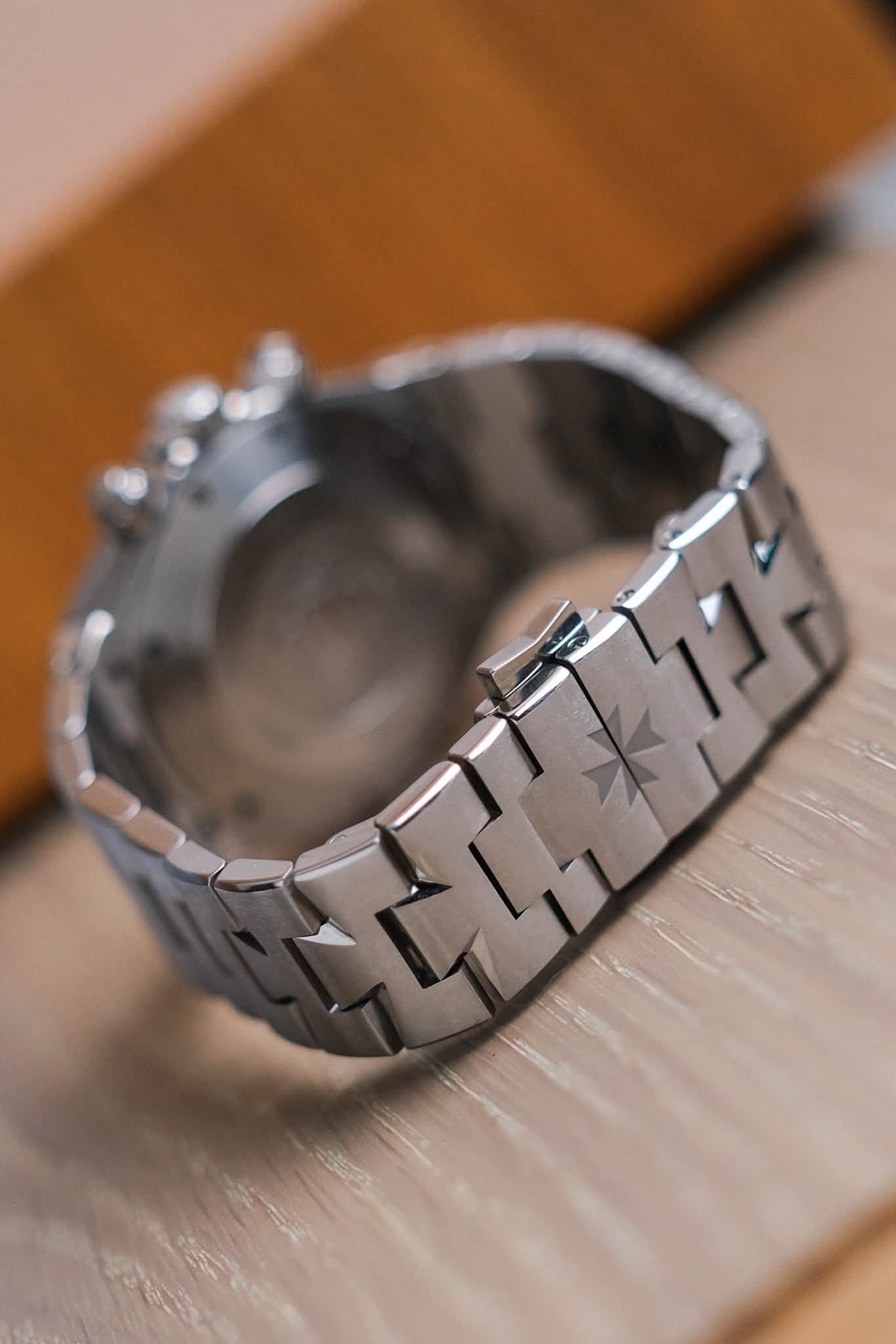 รับซื้อนาฬิกา Vacheron Constantin Overseas Chronograph 49150B01A-9097